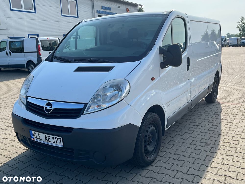 Opel Vivaro - 1