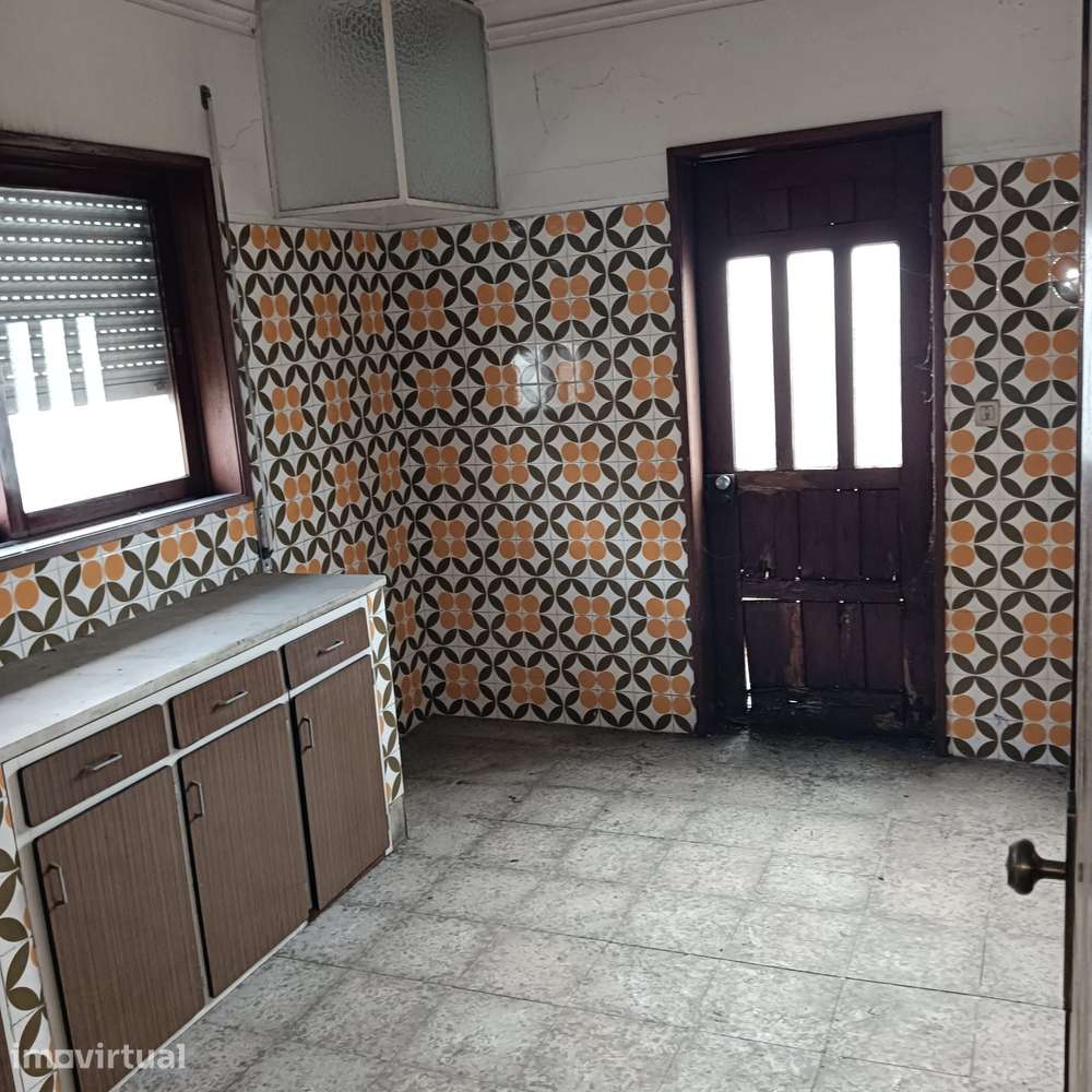 Andar Moradia T2 para Reabilitar | Jardim | Valongo - Grande imagem: 3/18