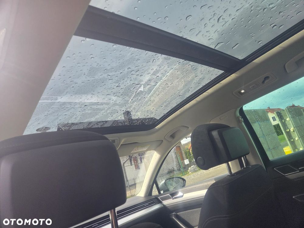 Volkswagen Passat 2.0 TDI SCR 4Mot DSG Comfortline - 9