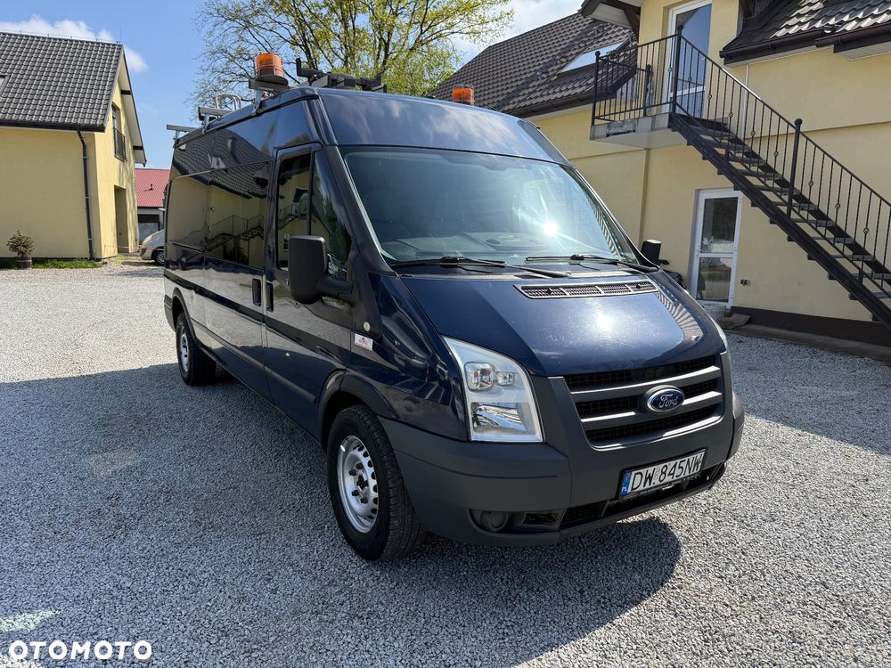 Ford Transit Furgon Brygadowy 6 os. 4x4 L3H2 2.2 TDCI 125KM 4x4 - 2