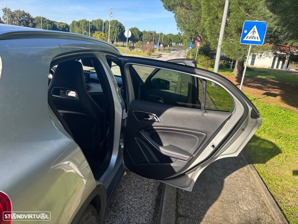 Mercedes-Benz GLA 200 CDi Urban Aut. - 12