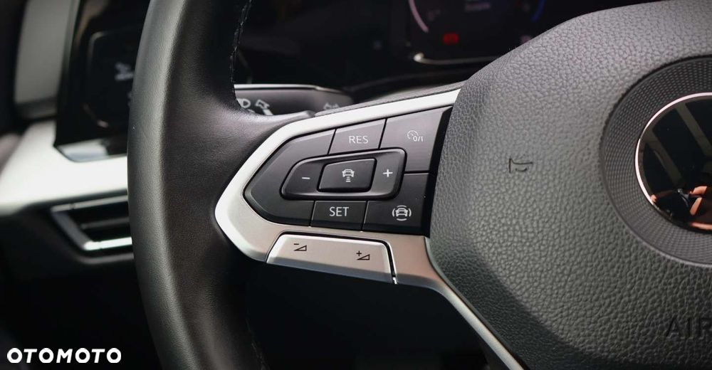 Volkswagen Golf - 25