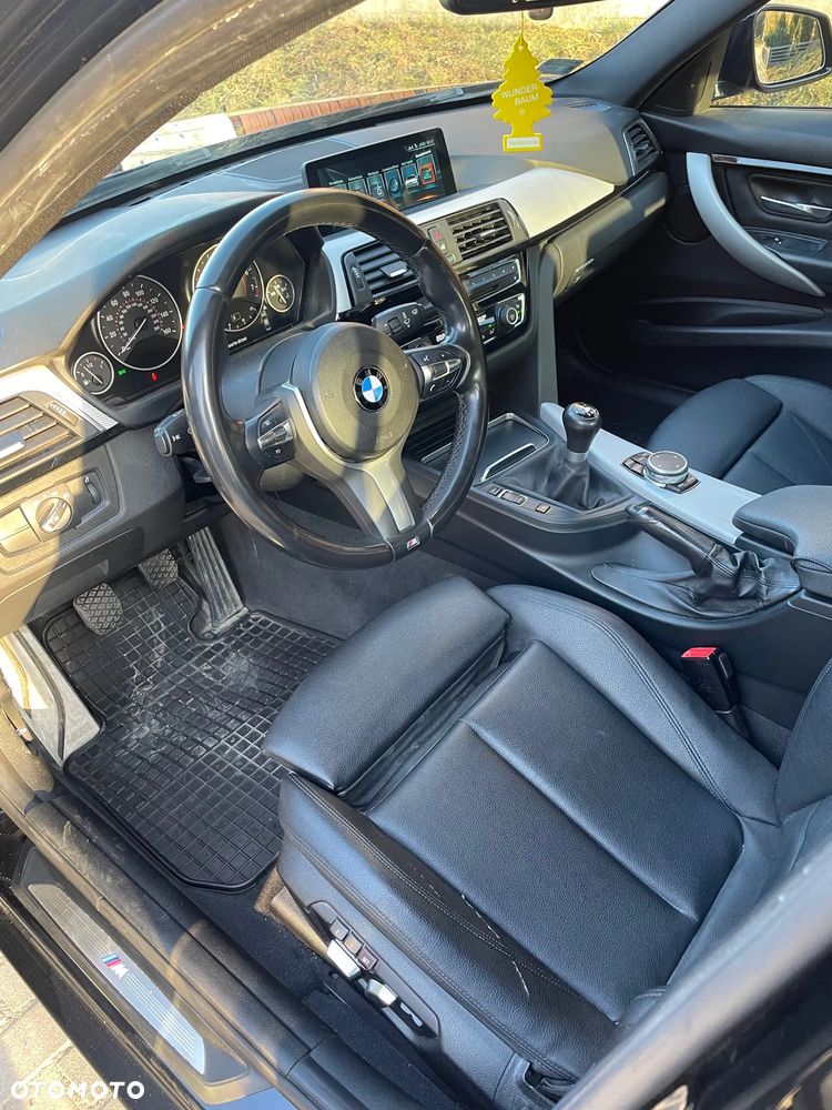BMW Seria 3 330i M Sport Shadow - 12