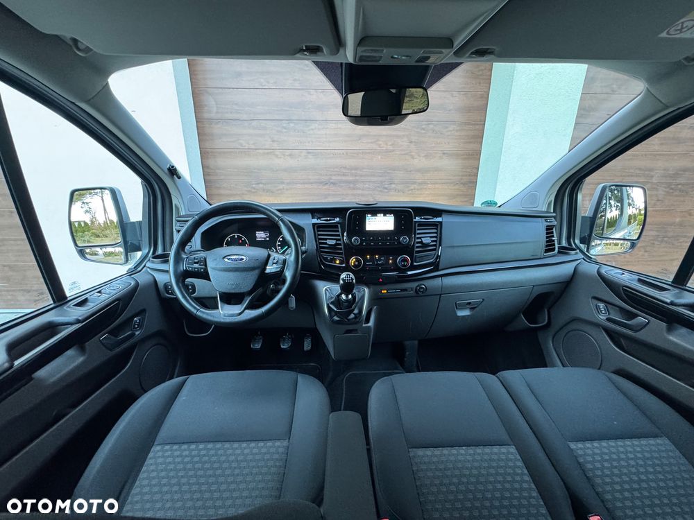 Ford Tourneo Custom 2.0 EcoBlue L2 Titanium - 29