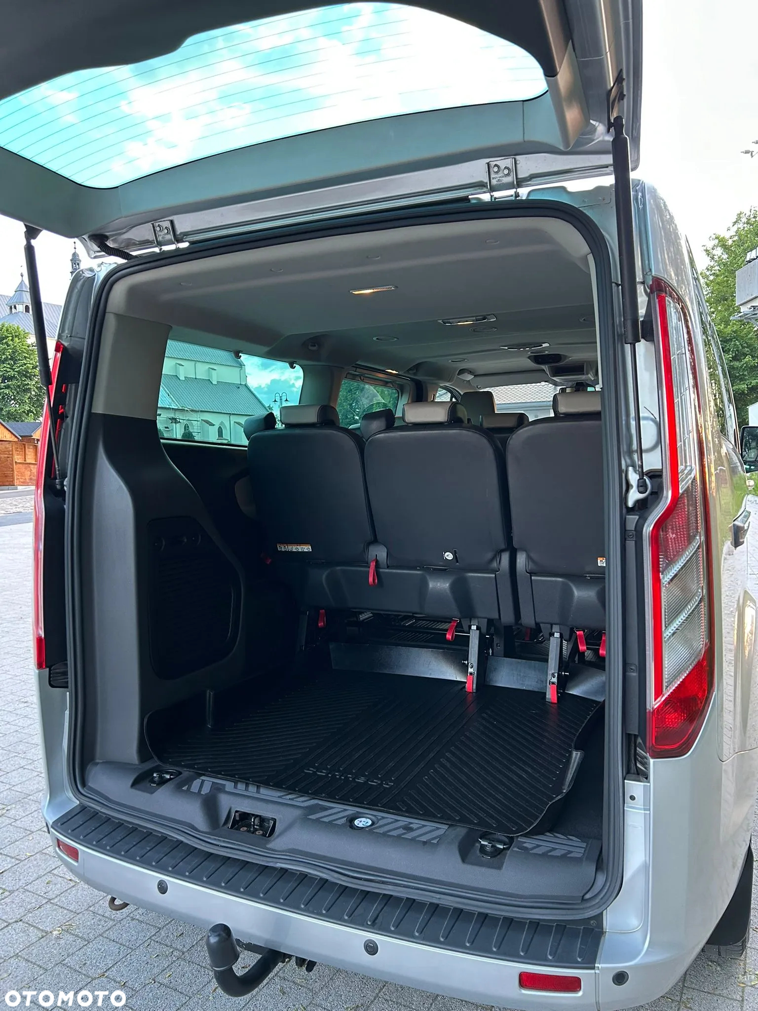 Ford Tourneo Custom - 8
