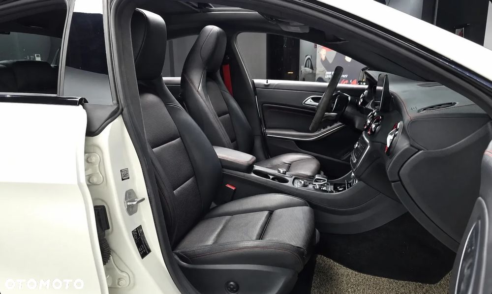 Mercedes-Benz CLA AMG 45 4Matic AMG Sp.sh 7G-DCT - 7