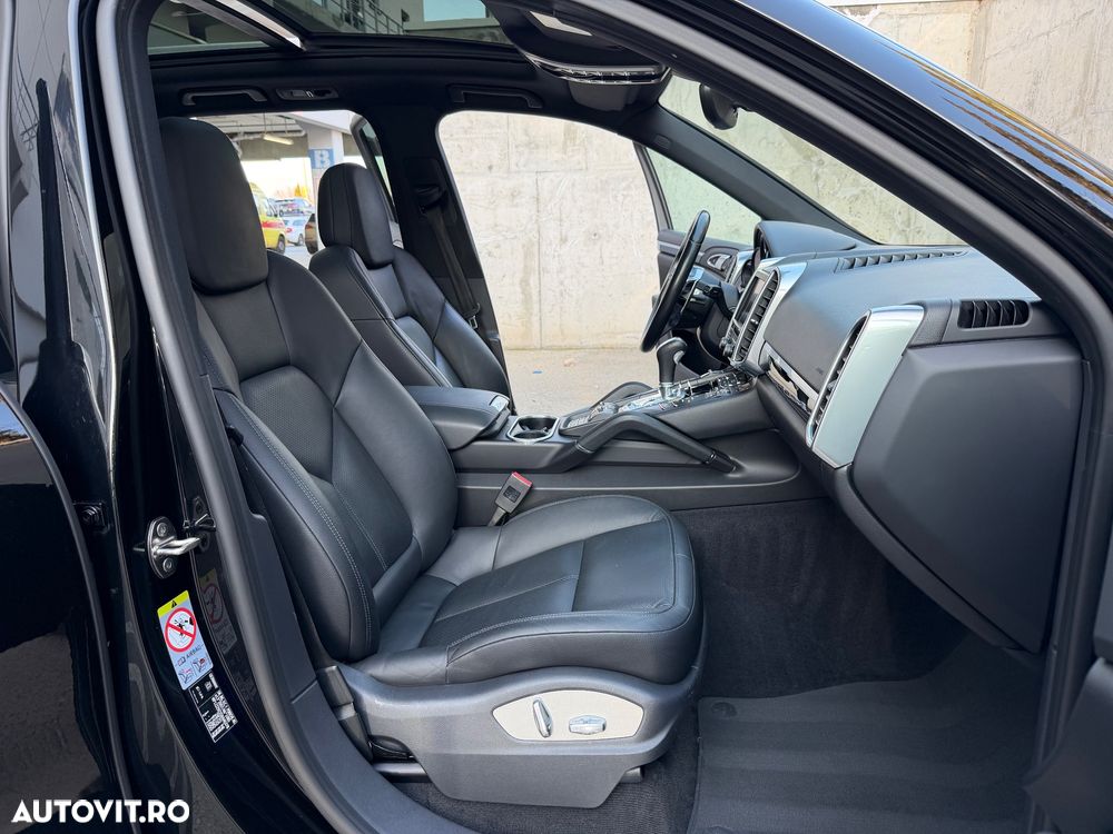 Porsche Cayenne Platinum Edition - 16