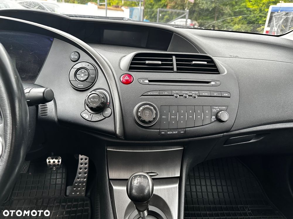 Honda Civic 1.4 i-VTEC - 11