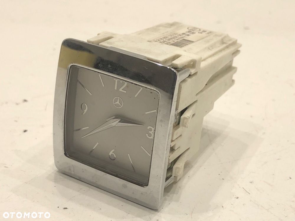 ZEGAREK  MERCEDES-BENZ KLASA E (W212) 2009 - 2016 E 300 Hybrid / BlueTEC Hybrid (212.098) 150 kW - 1