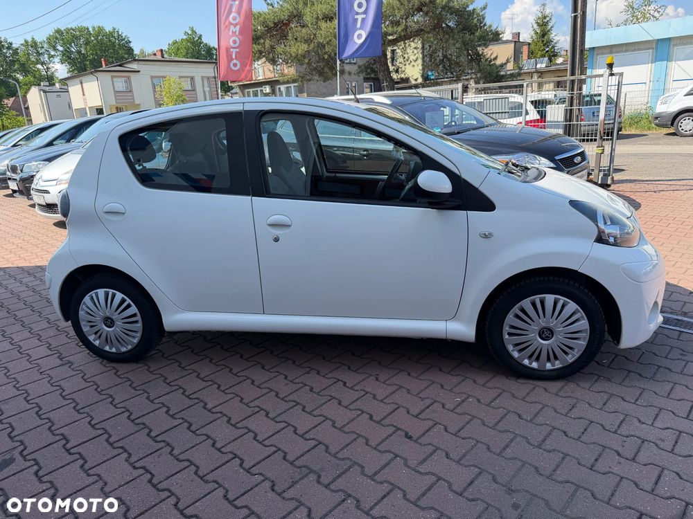 Toyota Aygo 1.0 VVT-i Sol EU5 - 10