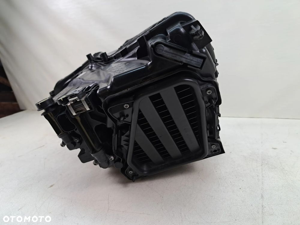 LAMPA PRAWA AUDI Q3 2 II 83A LED 83A941034 - 8