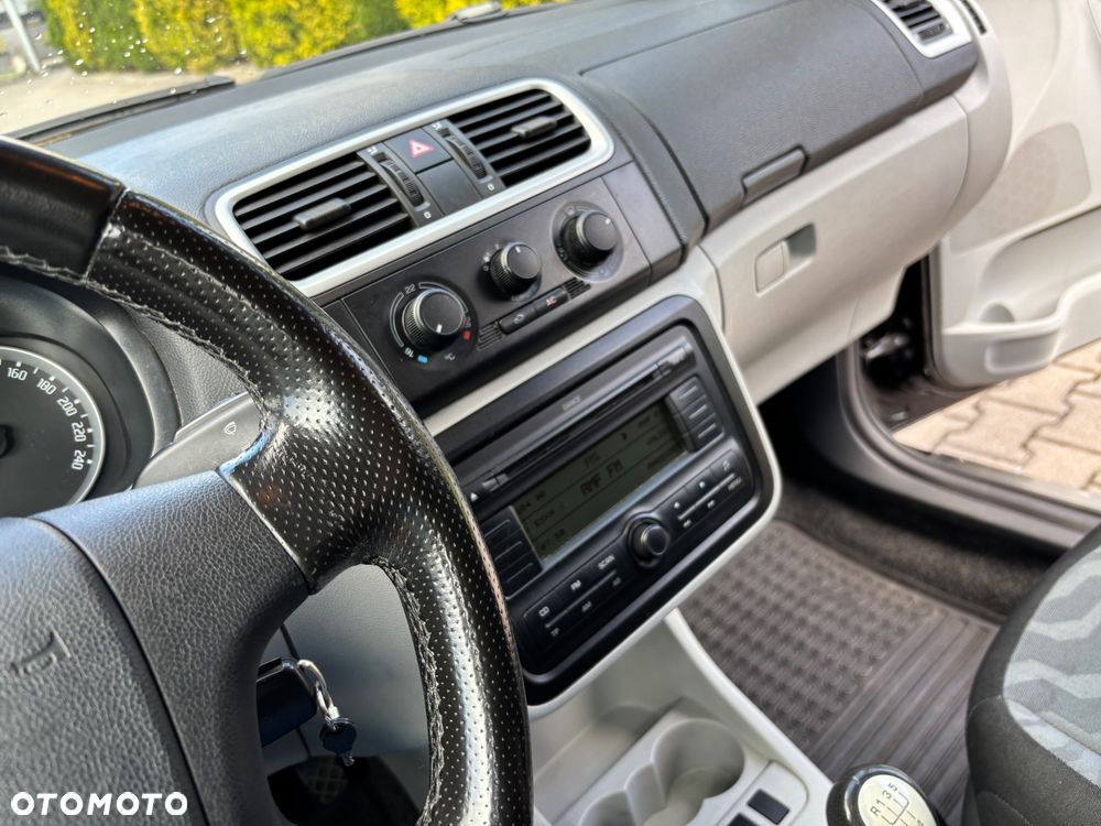 Skoda Fabia 1.6 16V Style - 8