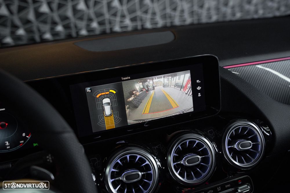 Mercedes-Benz GLA 180 d AMG Line - 16