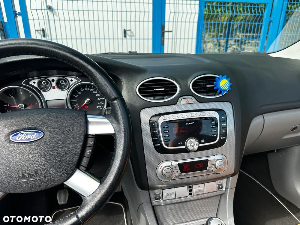 Ford Focus 2.0 TDCi DPF Titanium - 25