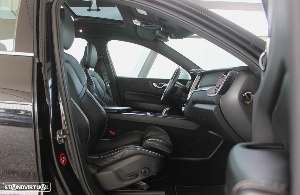 Volvo XC 60 2.0 T8 PHEV R-Design AWD - 13