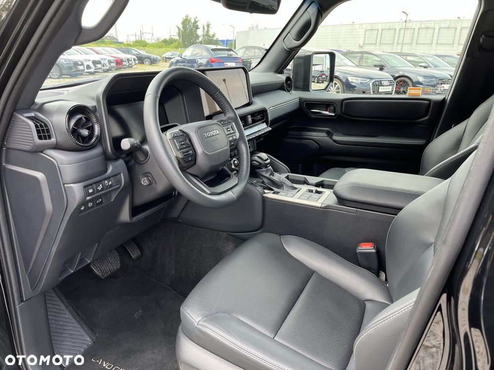 Toyota Land Cruiser - 10