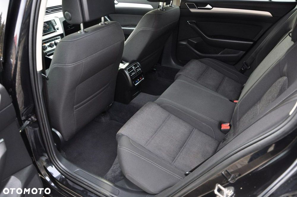 Volkswagen Passat Variant - 24