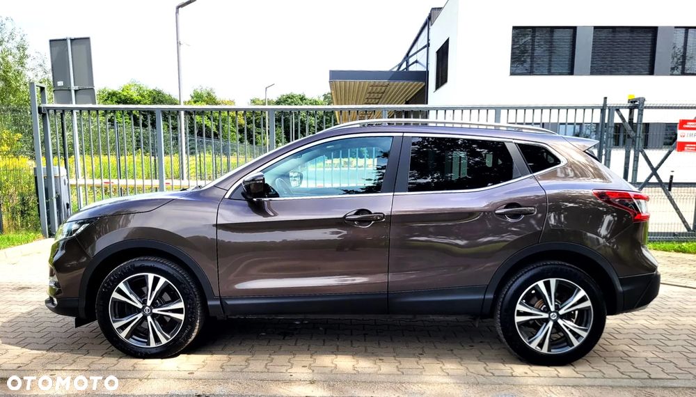 Nissan Qashqai 1.2 DIG-T N-Connecta Xtronic EU6 - 17
