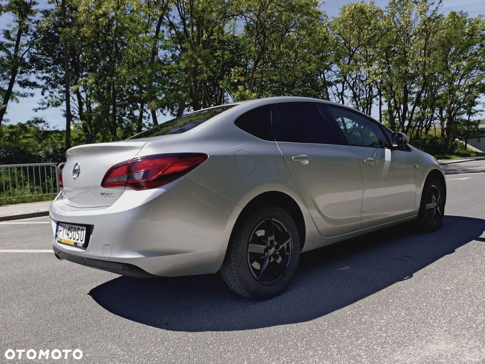 Opel Astra 1.4 T Active EU6 - 7