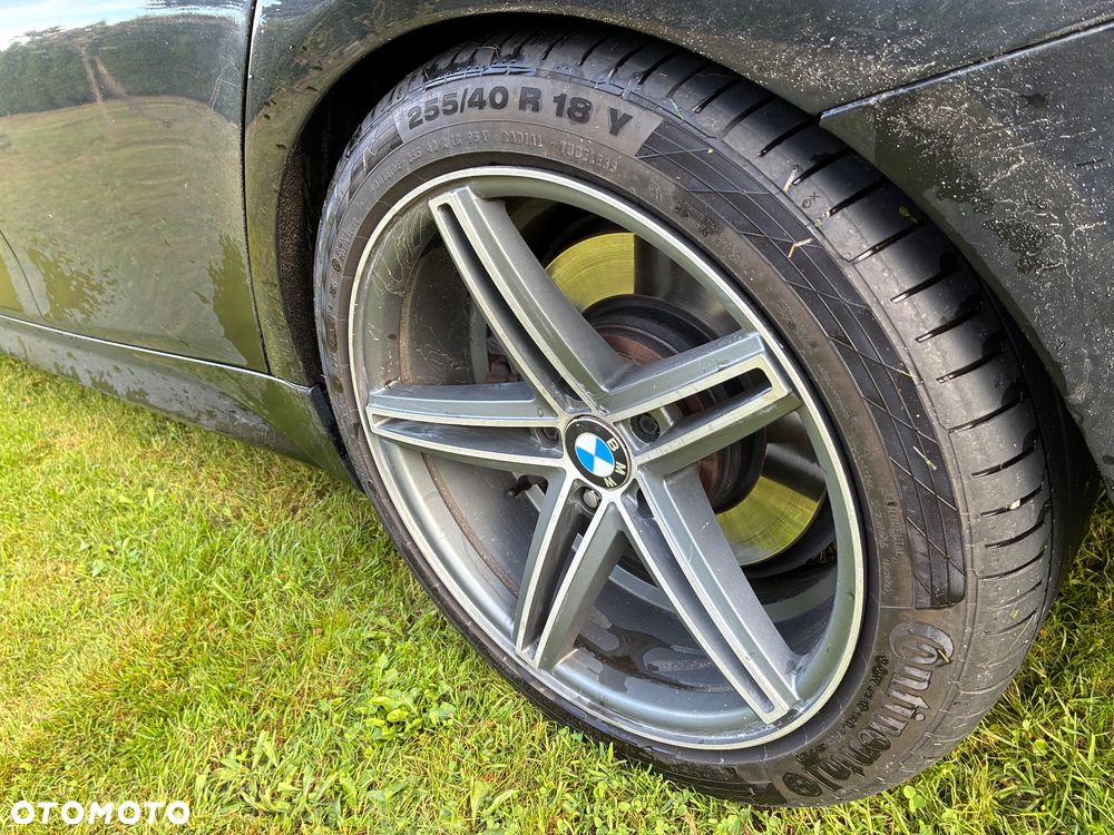 BMW Seria 3 330d M Sport - 10