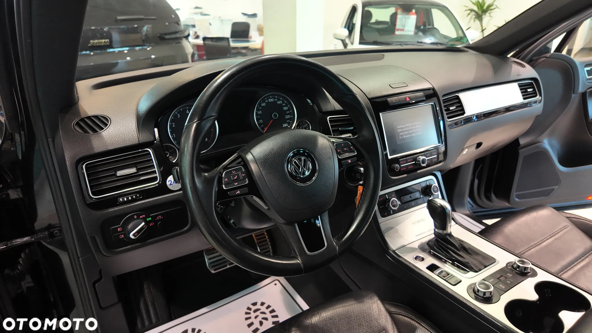 Volkswagen Touareg 3.0 Hybrid Automatik - 24