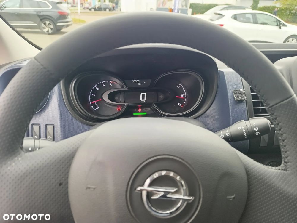Opel Vivaro B - 15
