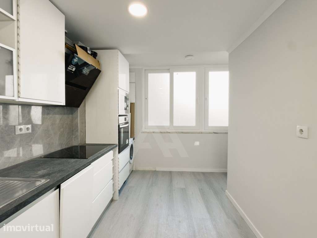 Apartamento T2 em Benfica Totalmente Renovado - Grande imagem: 5/14