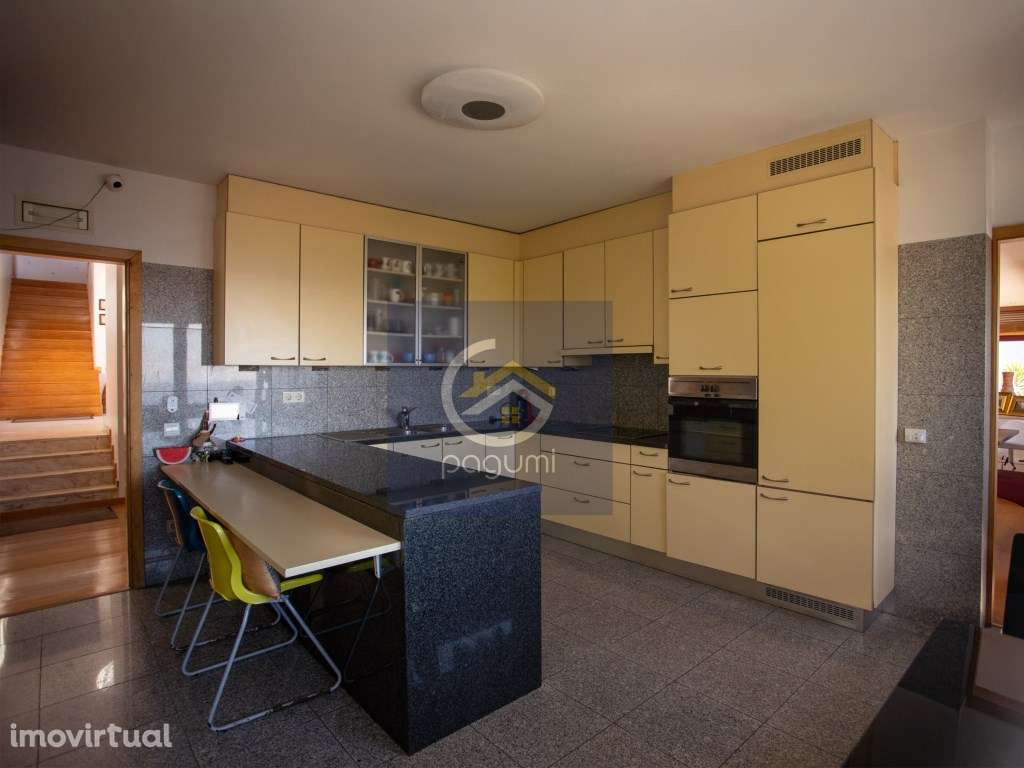 Moradia T8 com Vistas Panorâmicas - O Refúgio Perfeito em Gondomar - Grande imagem: 5/35