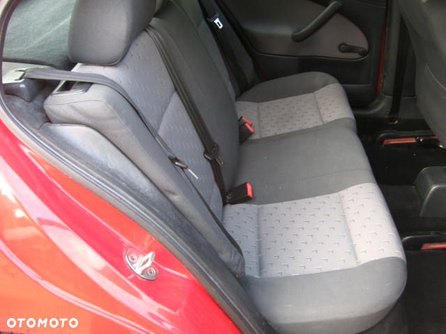 Skoda Octavia 1.6 Ambiente - 21