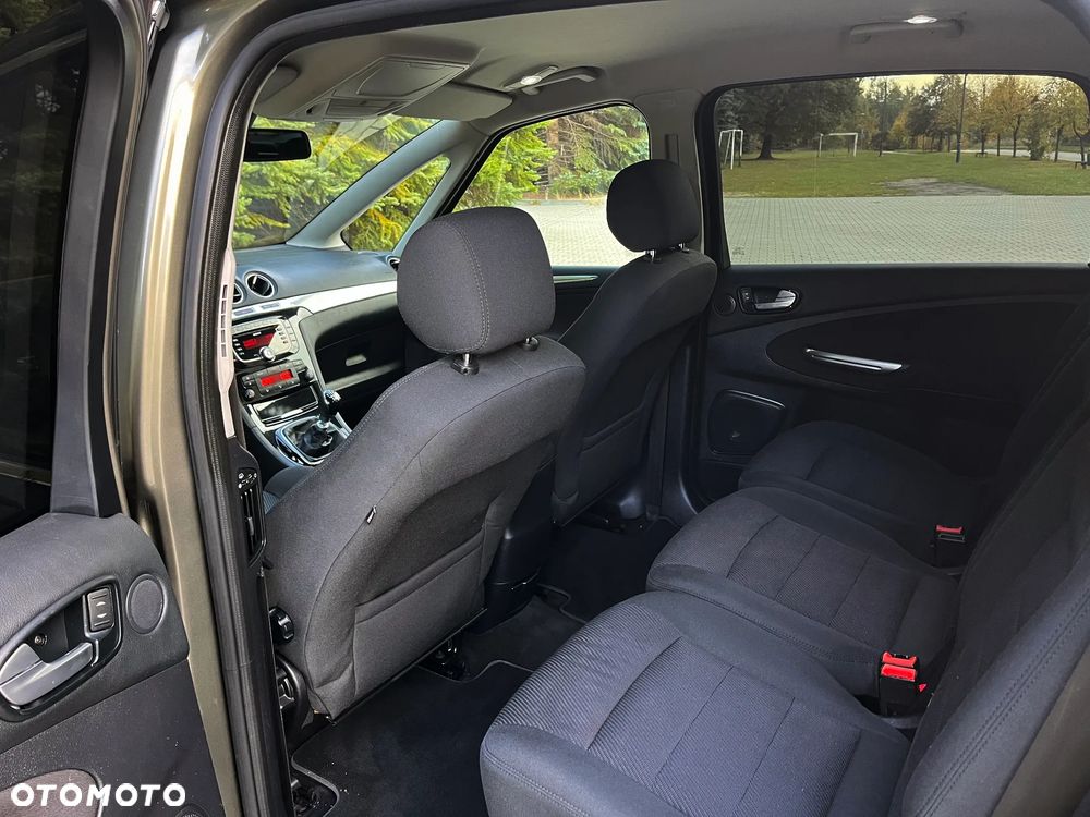 Ford S-Max - 9
