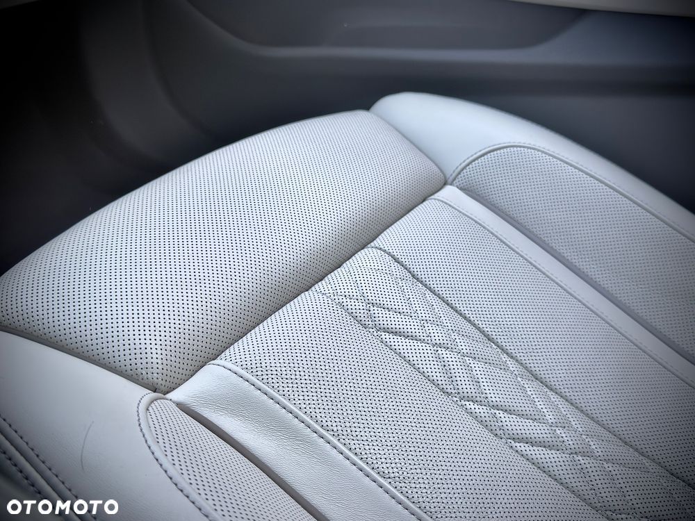 BMW Seria 5 540d xDrive Luxury Line - 32
