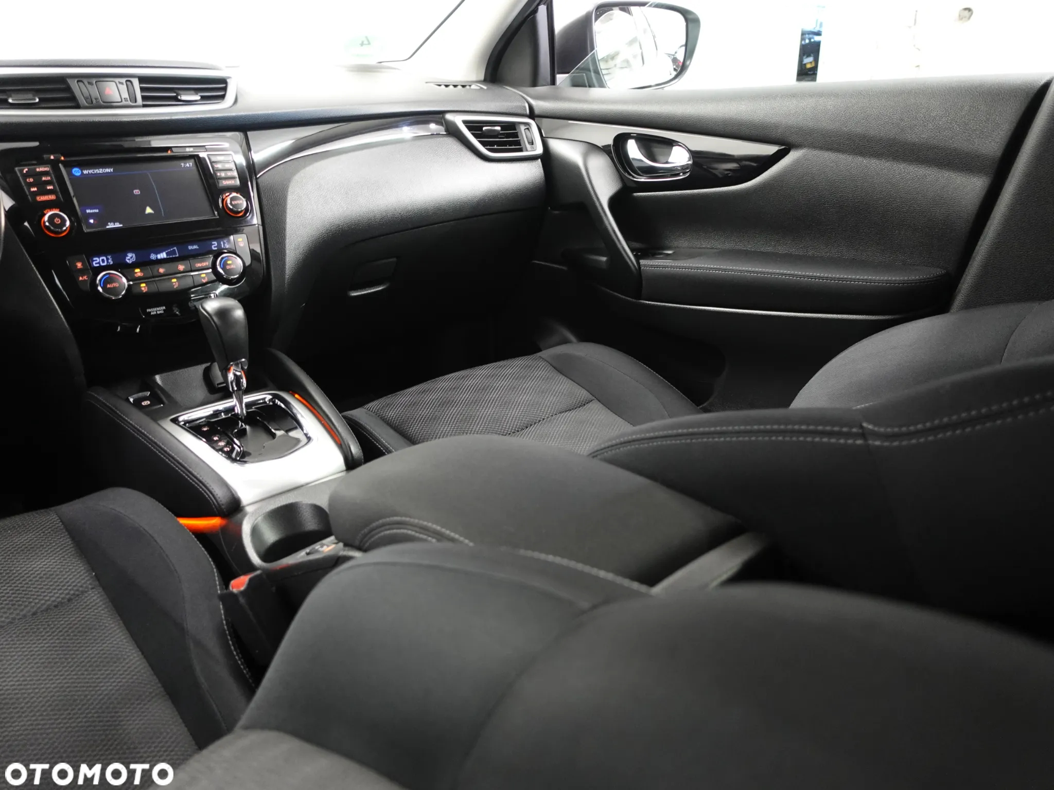 Nissan Qashqai 1.6 DCi N-Connecta Xtronic EU6 - 36