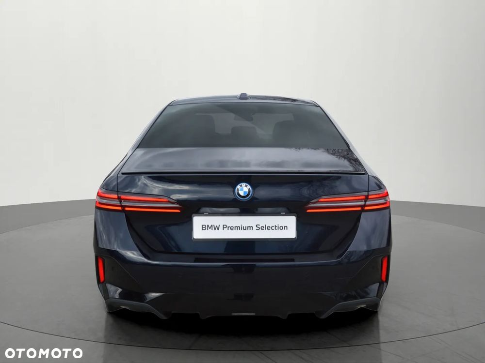 BMW Seria 5 550e xDrive - 6