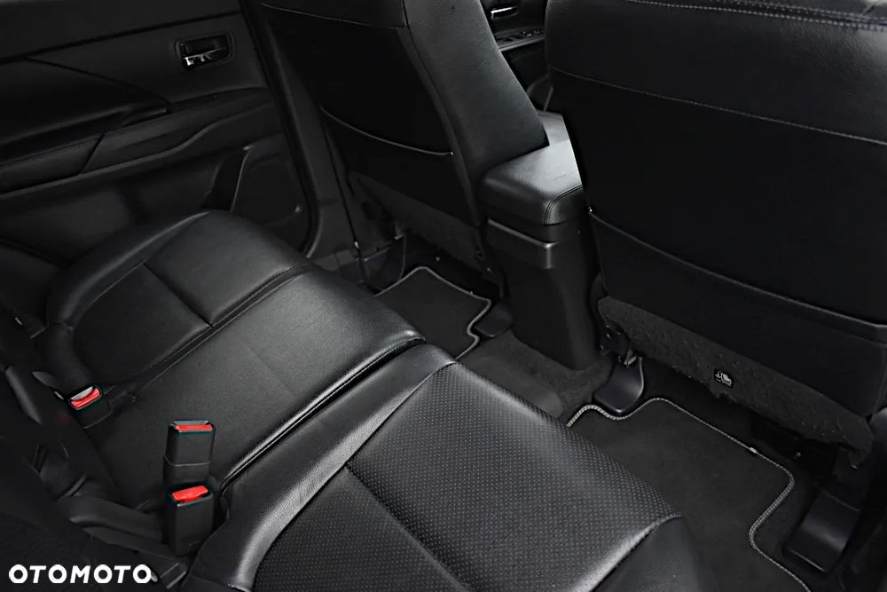 Mitsubishi Outlander 2.0 4WD - 31