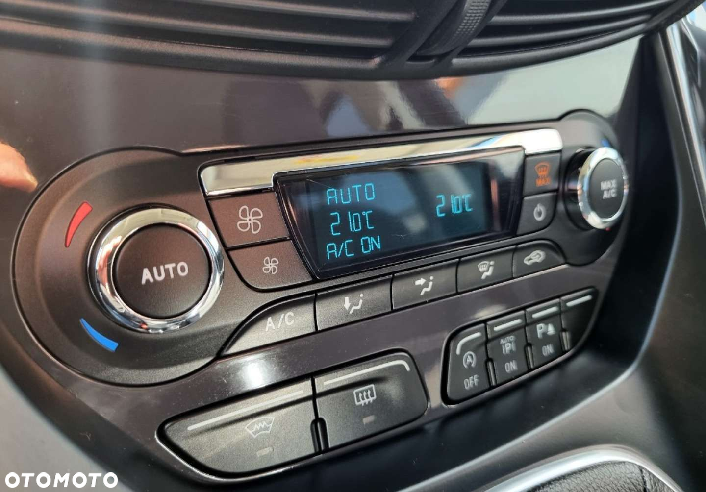 Ford Kuga - 11
