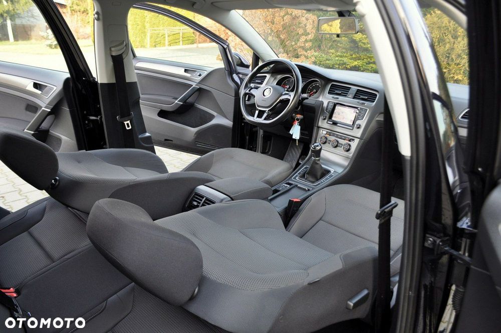 Volkswagen Golf - 23