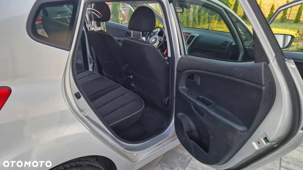 Kia Venga - 21