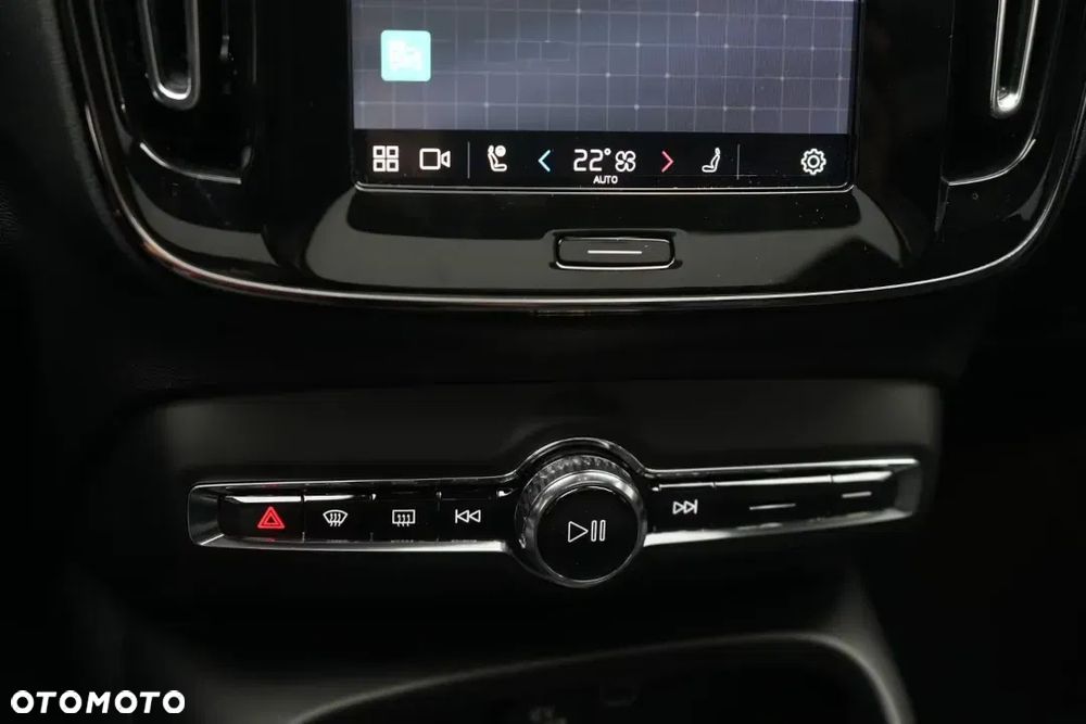 Volvo XC 40 B3 Core - 17