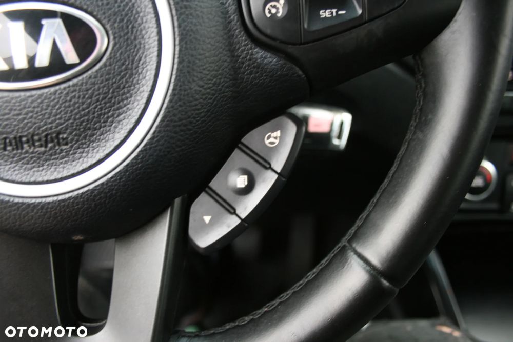 Kia Carens 1.7 CRDi XL 7os - 20