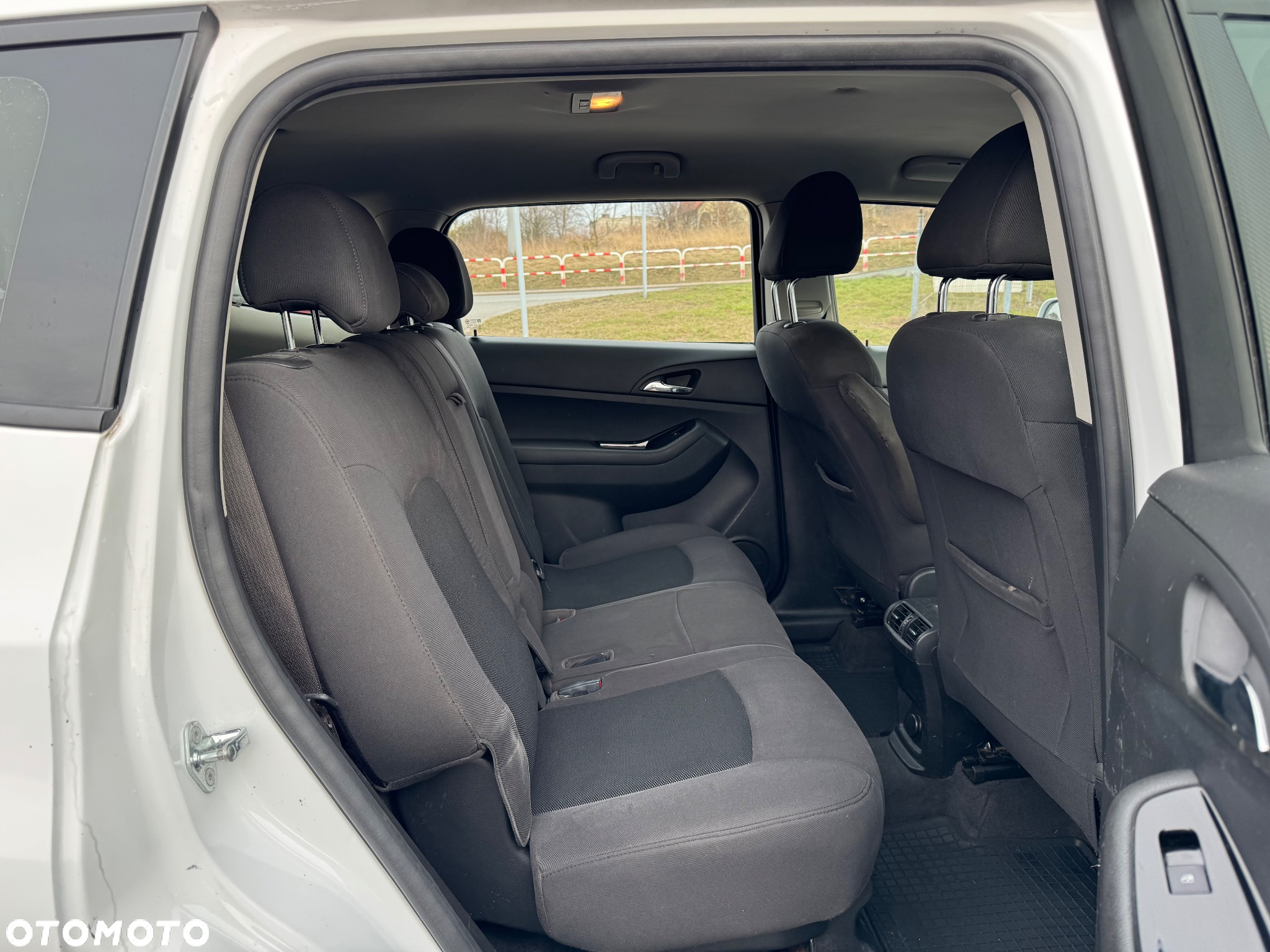 Chevrolet Orlando - 21