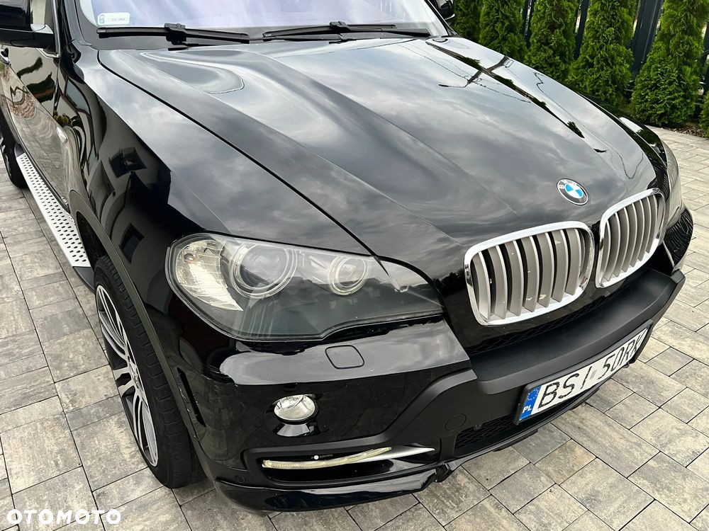 BMW X5 4.8i - 5