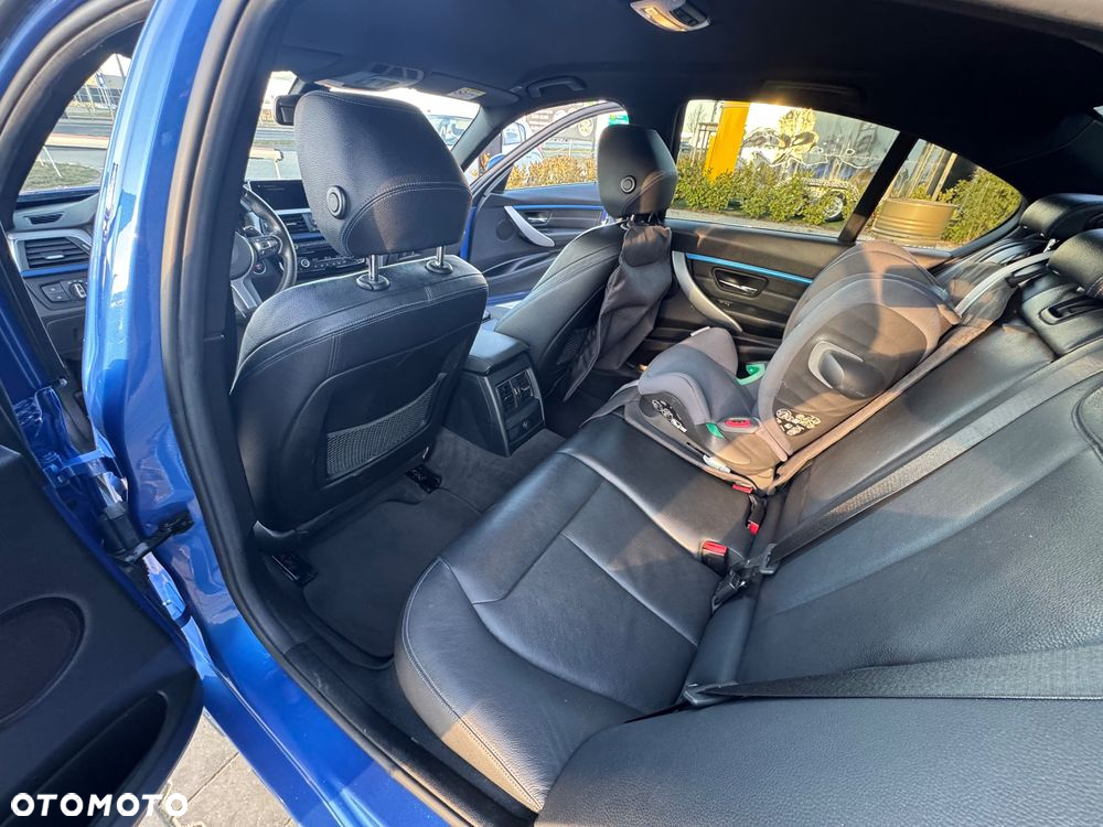 BMW Seria 3 330i xDrive M Sport Shadow - 28