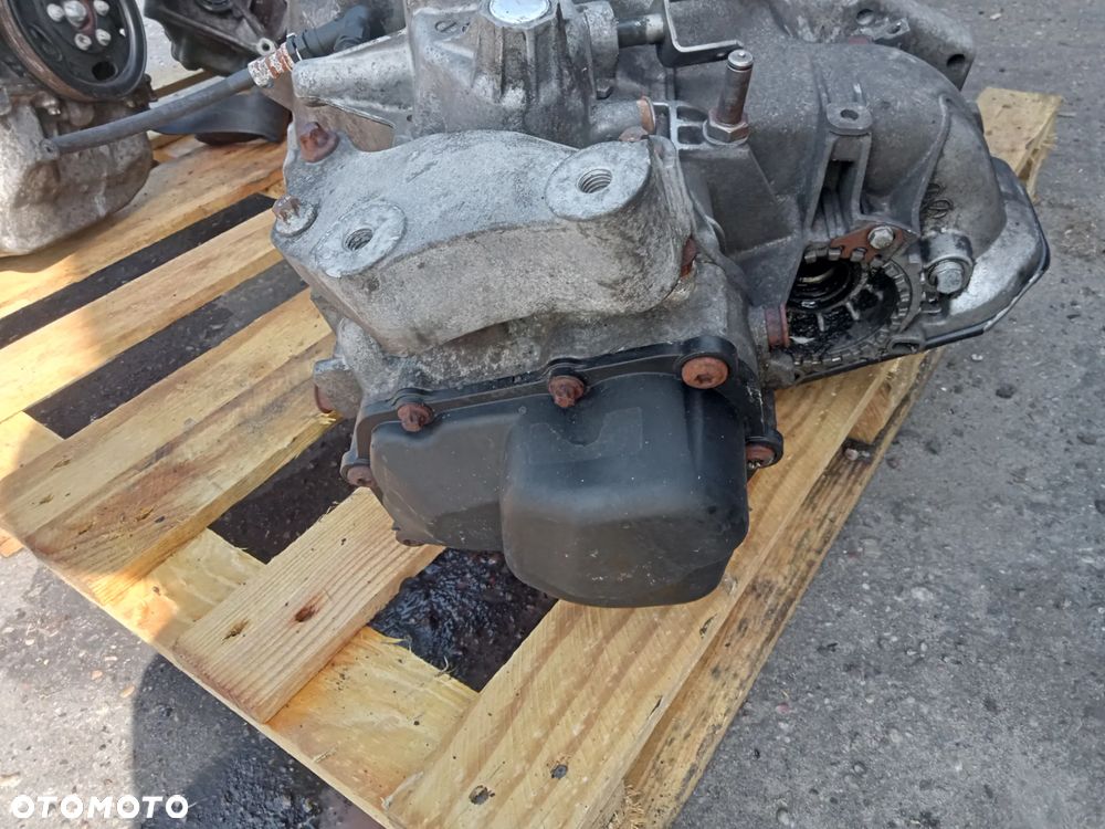 skrzynia corsa d meriva 1.4 16v 55565177 - 2