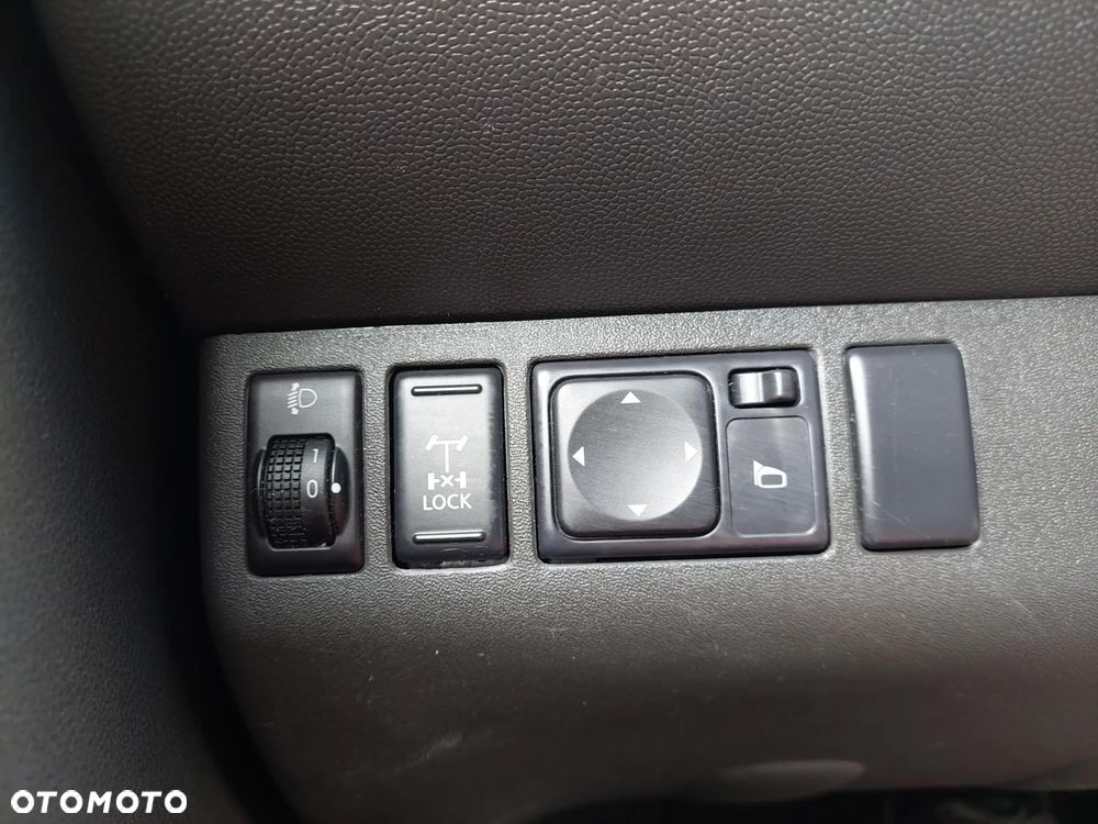 Nissan Navara 2.5 D SE Long - 33