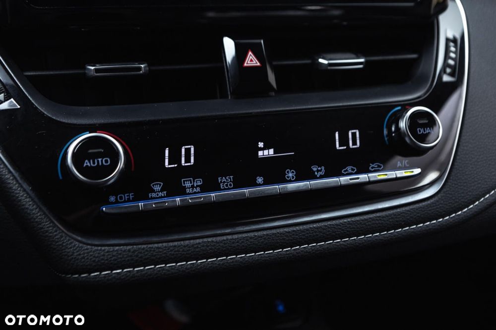 Toyota Corolla 1.8 Hybrid Club - 19