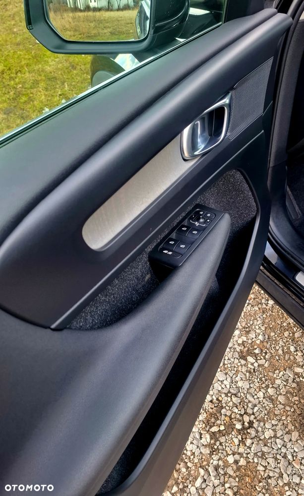 Volvo XC 40 T3 Geartronic Inscription - 24