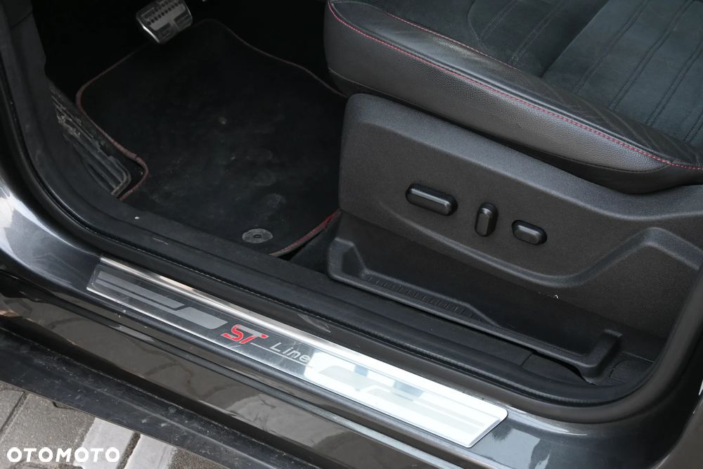 Ford Kuga 2.0 TDCi AWD ST-Line - 28