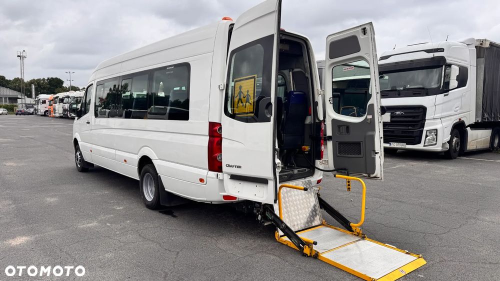 Volkswagen Crafter / 22 miejsca / Klima / Winda / Cena:87000 zł netto - 1