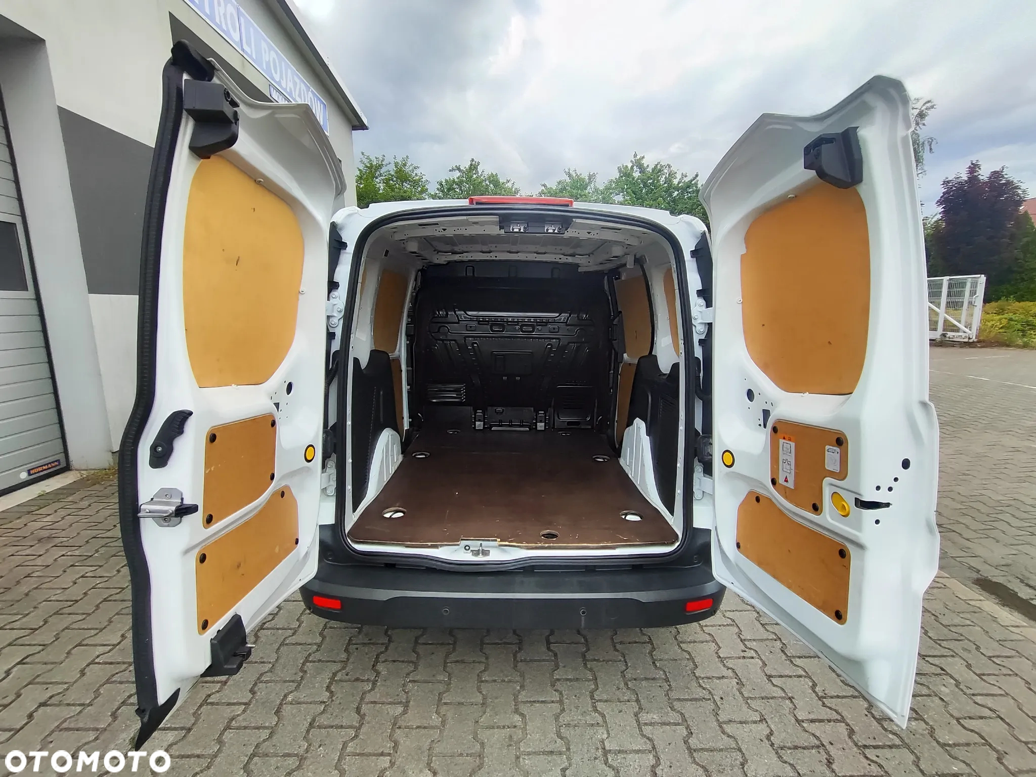 Ford Transit Connect - 14