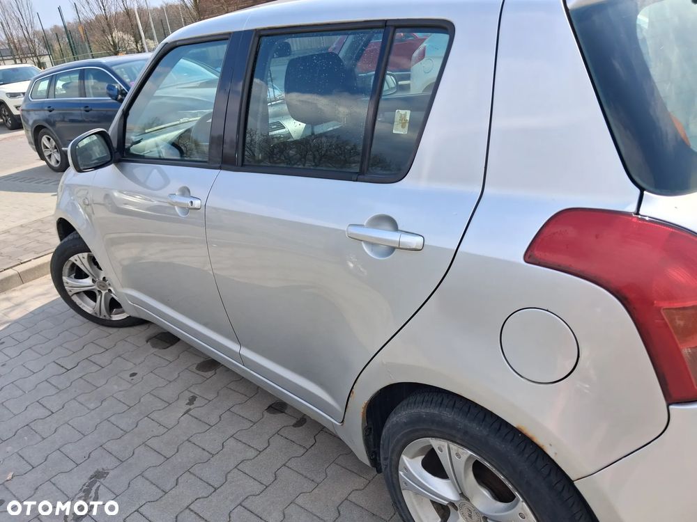 Suzuki Swift 1.3 GC (klm) - 9